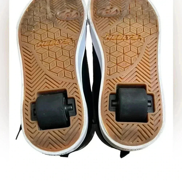 Heelys GR8 Pro HE100388 Unisex Black Leather Skate Shoes size 4 Youth - Picture 9 of 14